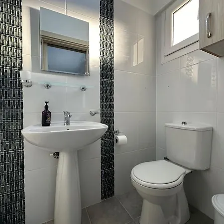 Апартаменты Pool View Spacious Studio, Seashell 8 By Myguest Cyprus *